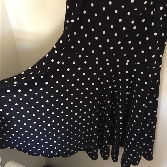 Flowy polka dot dress - Picture 2 of 3